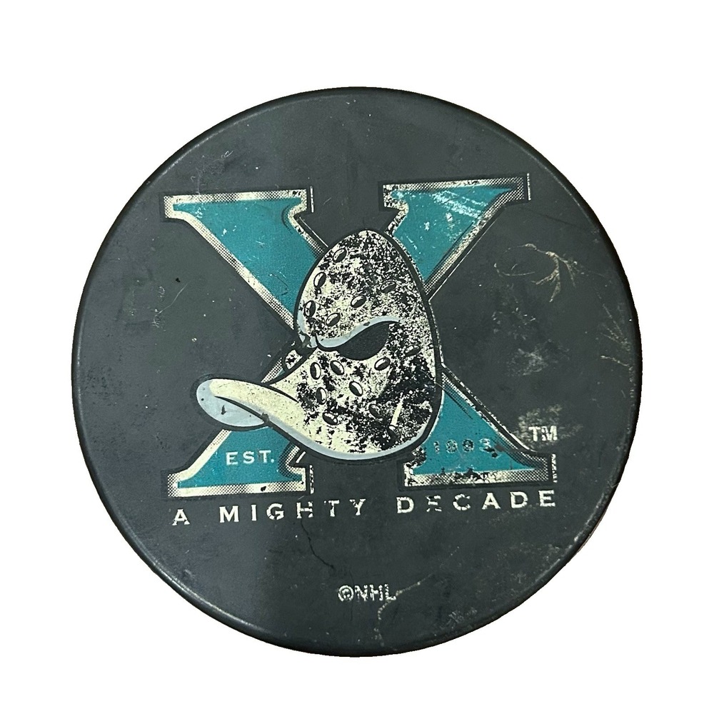 EST. 1993 VINTAGE A MIGHTY DECADE MIGHTY DUCKS NHL  AAA & ESPN SPONSOR PUCK